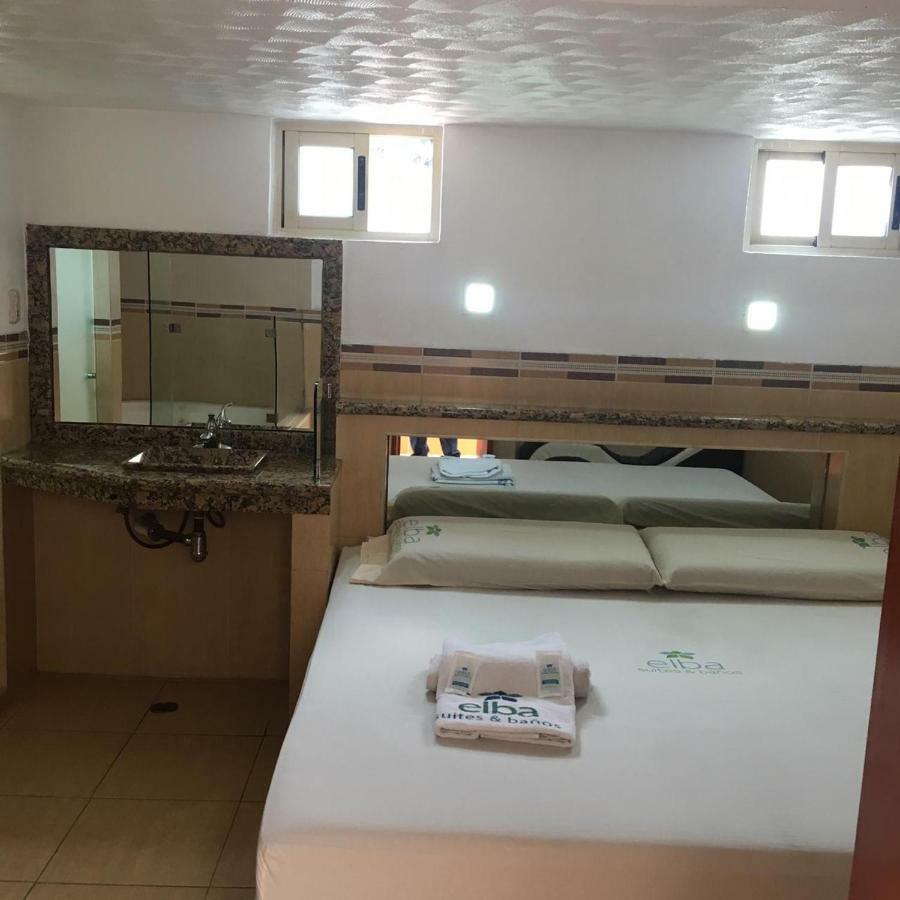 Hotel & Suites Elba Toluca Zewnętrze zdjęcie